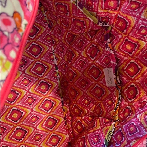 Vera Bradley in “Clementine Floral”Quilted Design Bag. Lots of Room with Strap. - Picture 11 of 12
